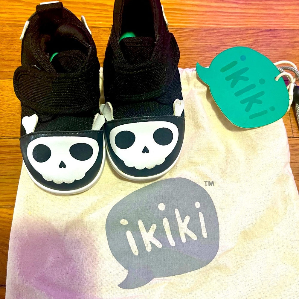 Ikiki skull squeakers